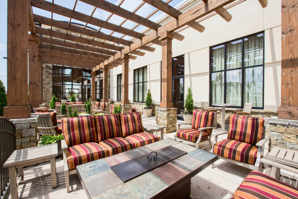 Enjoy Dinner on the Patio at the Best Chattanooga Steakhouse Restaurant